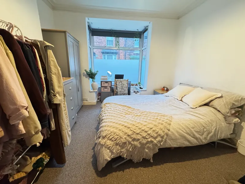 4 bed // 4 Bath // July 2026 - Image 7